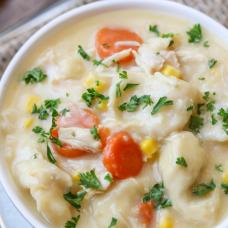 CHICKEN AND DUMPLING SOUP/STEW